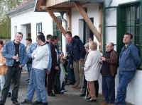 maibaum_aufstellen13.jpg (46216 Byte)