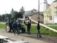 maibaum_aufstellen6.jpg (44754 Byte)