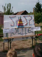 maibaum_umschmeissen_2003_7.jpg (31352 Byte)