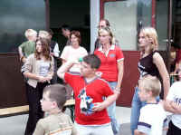 maibaum_umschmeissen_2003_a.jpg (35339 Byte)