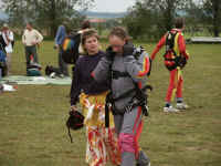 fallschirmsprung46.jpg (63107 Byte)