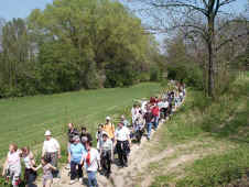 fruehjahrswanderung_2002-5.jpg (49034 Byte)